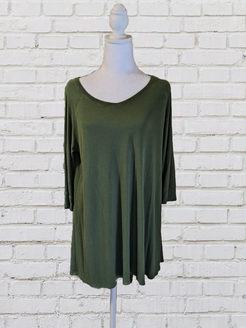 K Jordan Ribbed Olive Green Scoop Neck Tunic Top With 3/4 Sleeves